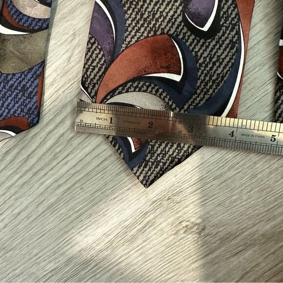 Chez Roffe New York Set of 2 100% Silk Abstract Print Navy & Red Neck Ties - Picture 7 of 8